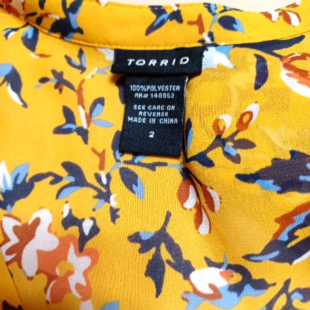Torrid high low button up top NWOT kimono style top